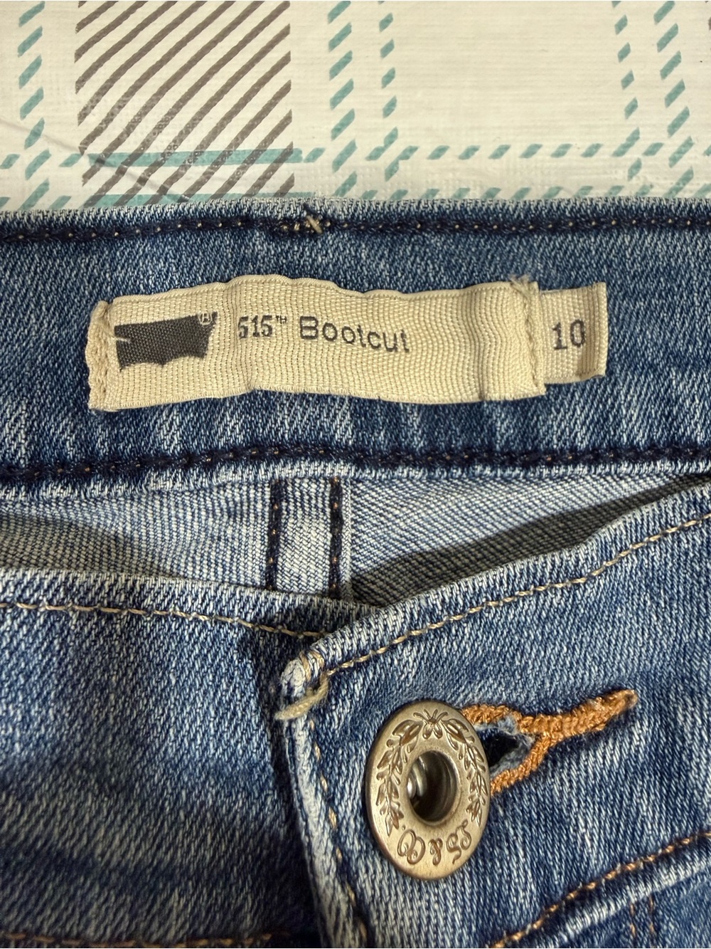Levi's Women's Bootcut Jeans in Blue Denim - Picture 2 of 8